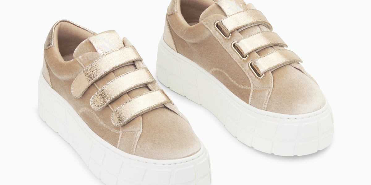 White and gold Meaghan platform sneakers • Vanessa Wu